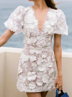 Elegant White Floral Lace Mini Dress
